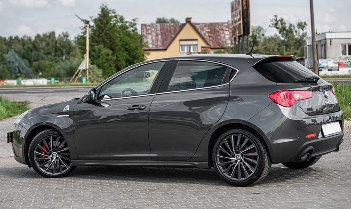 Alfa Romeo Giulietta cena 54800 przebieg: 188000, rok produkcji 2016 z Radom małe 436